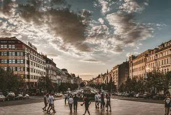 Чешкият премиер си изпусна нервите, псува в парламента