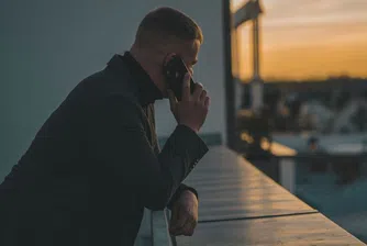 Преди да звъннете на майка си, обадете се на конкуренцията