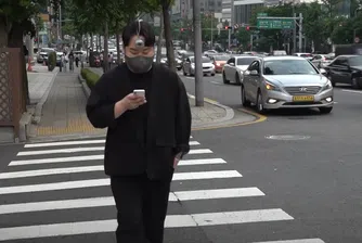 Трето око помага на хората, които постоянно си гледат в телефона (ВИДЕО)