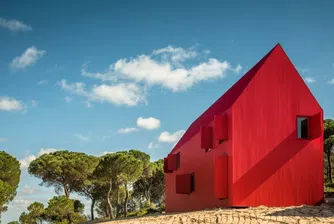 Кървавочервената къща в Португалия
