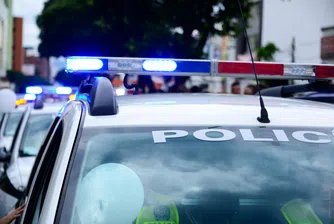 Жена с деца проби блокадата на Румънското посолство, има задържани