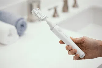 Четка измива зъбите за 20 секунди?