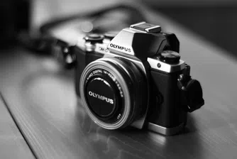 Olympus продава фотографския си бизнес след 84 години история