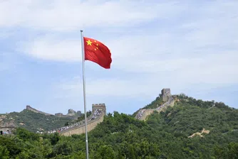 Китай инсталира шпионски софтуер в телефоните на посетителите си?