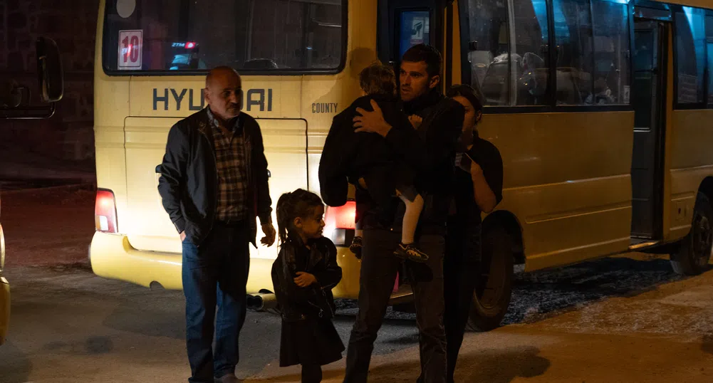 Стотици са пострадали след експлозия в склад за бензин в Нагорни Карабах