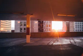 Всички големи паркинги във Франция ще добиват слънчева енергия