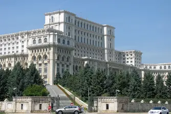 Румънският парламент избра Виорика Дънчила