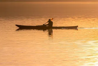 Decathlon спря продажбите на лодки, с които мигранти прекосяват Ламанша