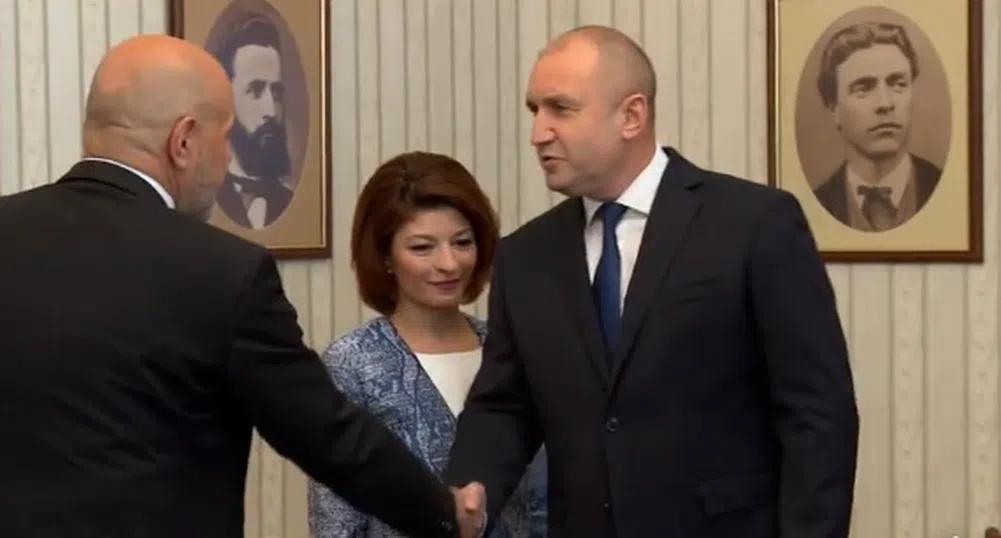 ГЕРБ-СДС върна на президента втория мандат за съставяне на правителство