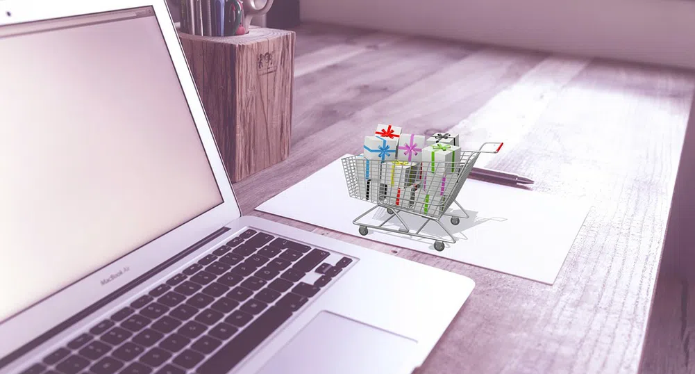 Walmart с най-добрите си продажби от десетилетие, акциите нагоре