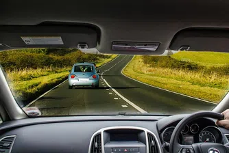 Мъж във Великобритания шофирал над 70 г. без книжка и застраховка