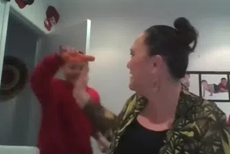 Син на министър спря интервюто й, за да покаже морков с неприлична форма