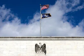 Фед повиши лихвите за десети път. Пазарите търсят сигнали, че ще спре дотук