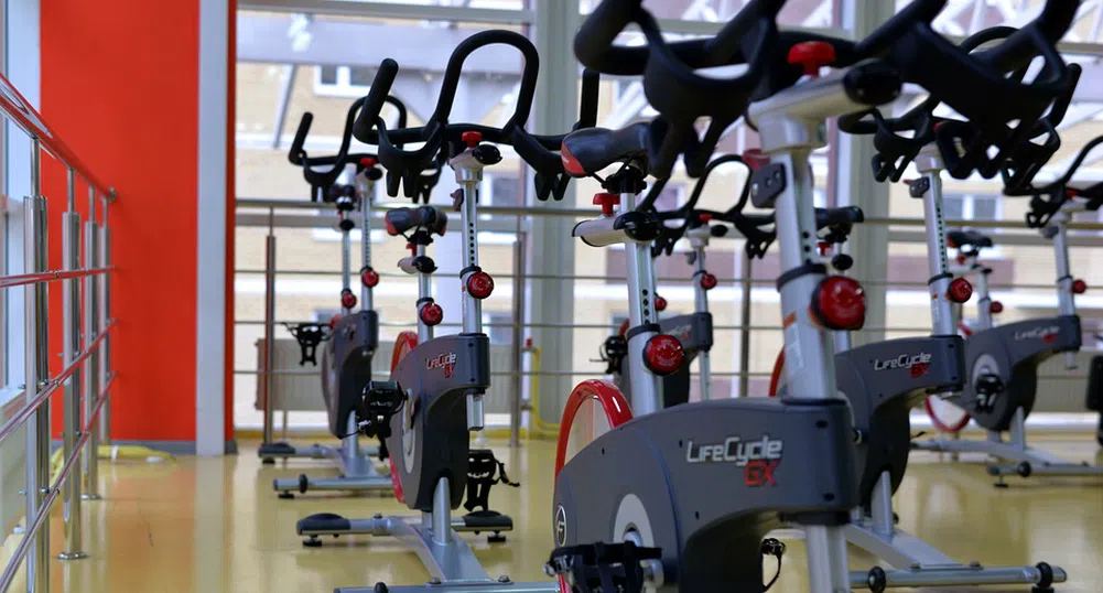 Сеул ограничава потта във фитнесите със забрана за пускане на бързи песни