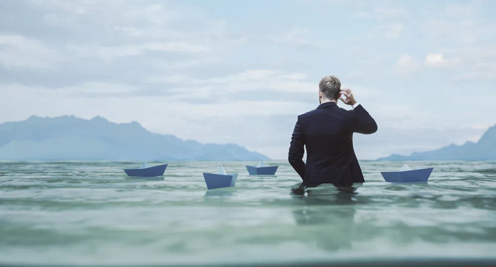 Фигуранти на заплата: AI изхвърля от играта безполезните главни директори