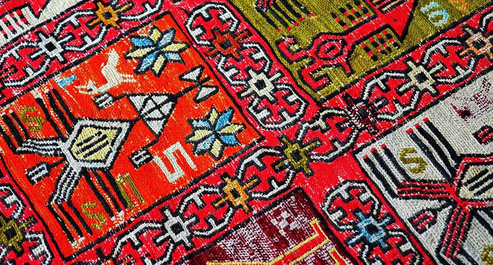 Най-големият килим в света с площ от 105 кв. метра изтъкаха в Иран