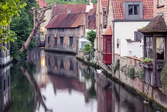 Грозни или просто причудливи са тези къщи? Преценете сами