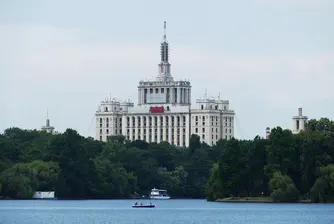 Йоханис печели първия тур на вота в Румъния, вероятен е балотаж