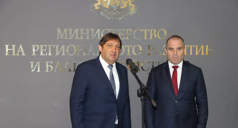 Министър Иван Шишков: Държавата няма да остане без пътно поддържане