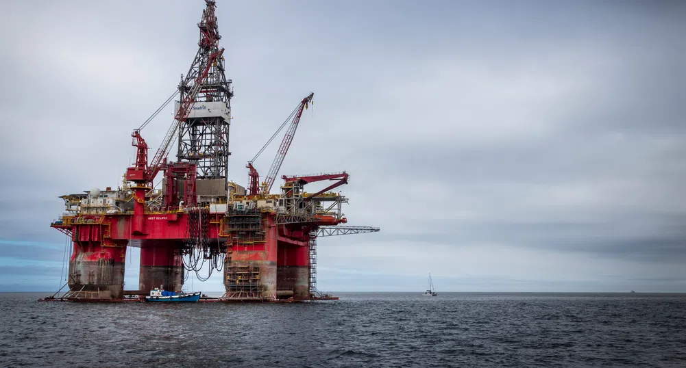 Петролът пое надолу под натиска на новите ограничения в Китай