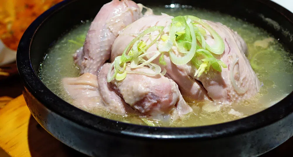 Зачестяват случаите на заразено със салмонела пилешко у нас