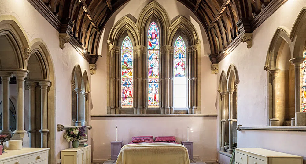 Продава се църква, преустроена в красива къща