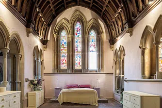 Продава се църква, преустроена в красива къща