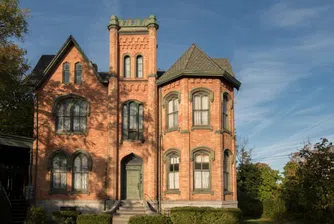 Продават имение с 10 спални за едва 50 хил. долара