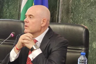 Гешев след разпита в СГП: Това е политическа атака срещу съдебната система