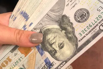 Сервитьорка получи 10 000 долара бакшиш за две чаши вода