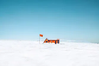 Това е първият бар върху глетчер в света