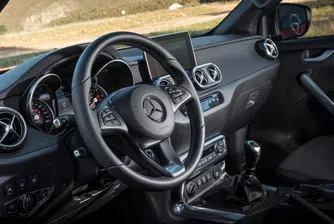 Mercedes патентова обезопасителна възглавница за пешеходци