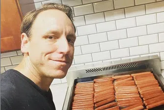 Как се ядат 75 хотдога за 10 минути?