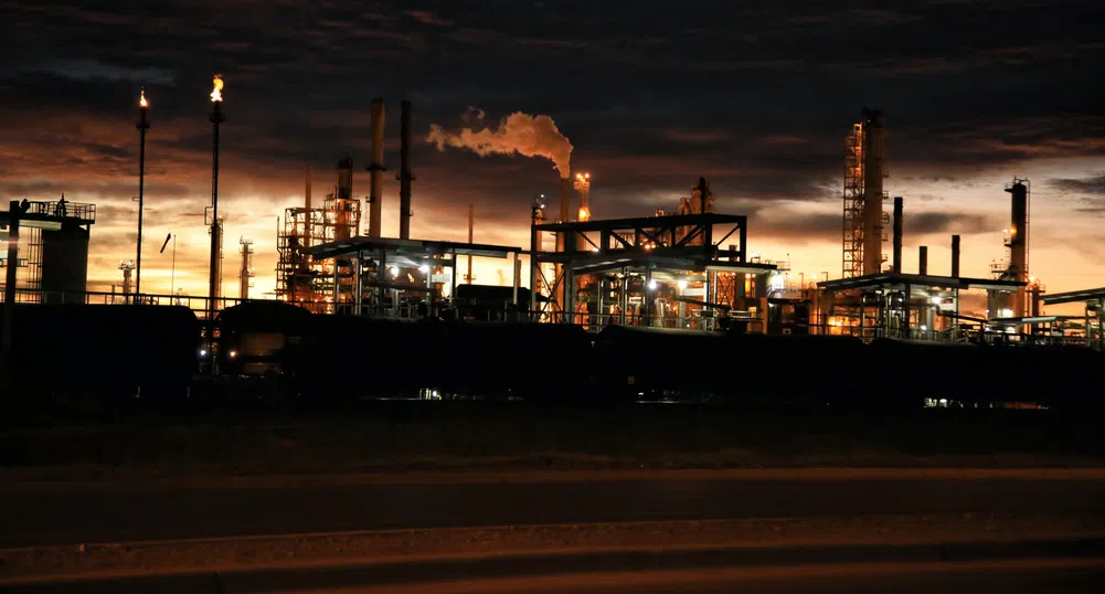 Goldman: Петролът може да поскъпне до 100-110 долара за барел