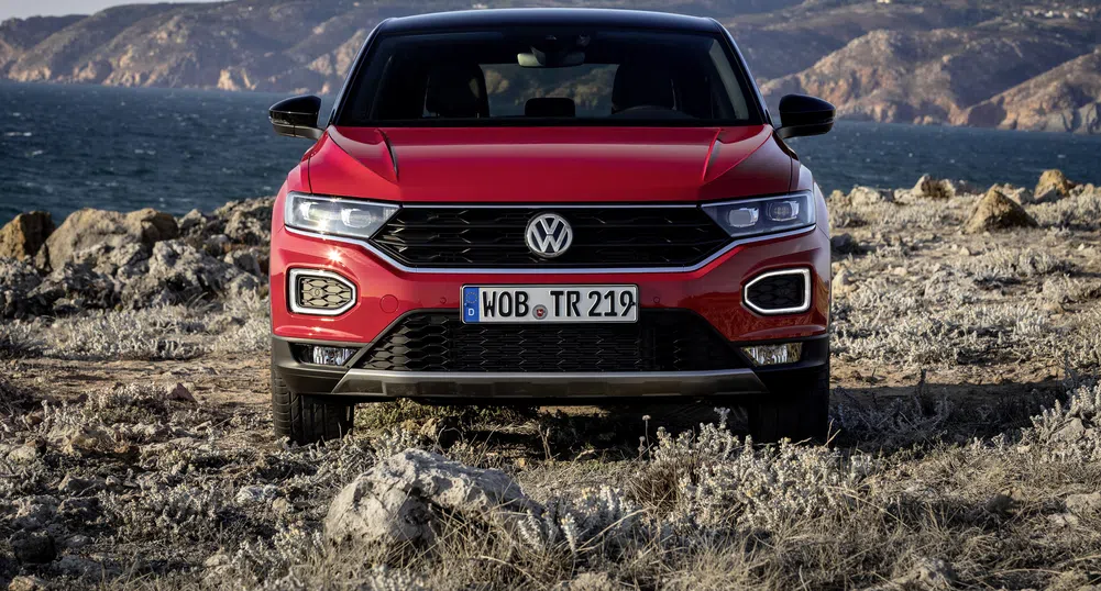 Volkswagen T-Roc Sport - ако пътят ти минава извън пътя