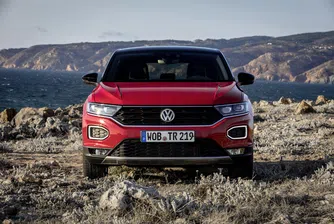 Volkswagen T-Roc Sport - ако пътят ти минава извън пътя