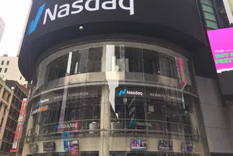 Щатският борсов индекс Nasdaq записа най-лошия си месец от 2008 г.