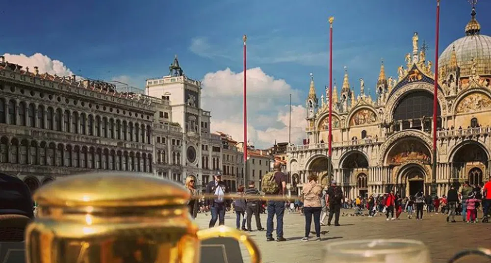 10 бара от филмите, които можете да посетите в реалния живот