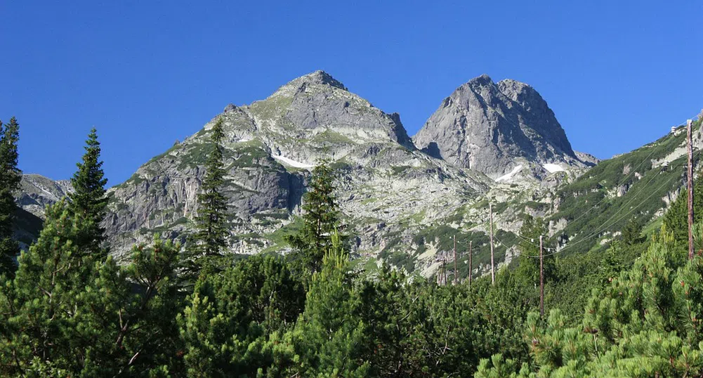 Продължава борбата с пожара в Рила