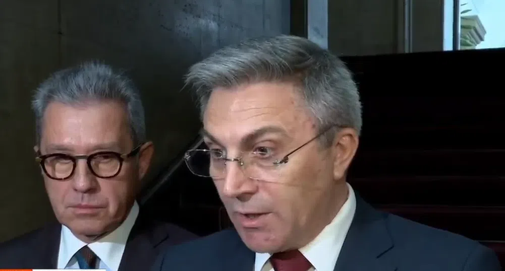 ДПС допуска мнозинство за кабинет около първия и третия мандат