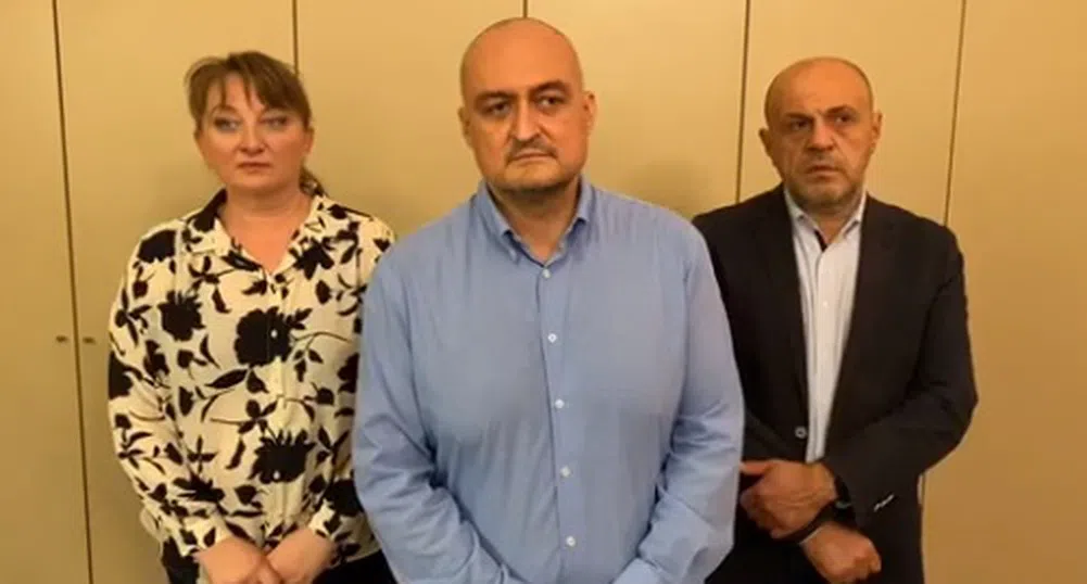 Нападнаха автобуси на симпатизантите на ГЕРБ