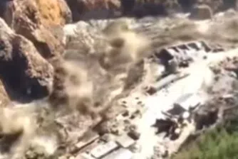 150 изчезнали в Индия при приливна вълна по река след отчупване на ледник