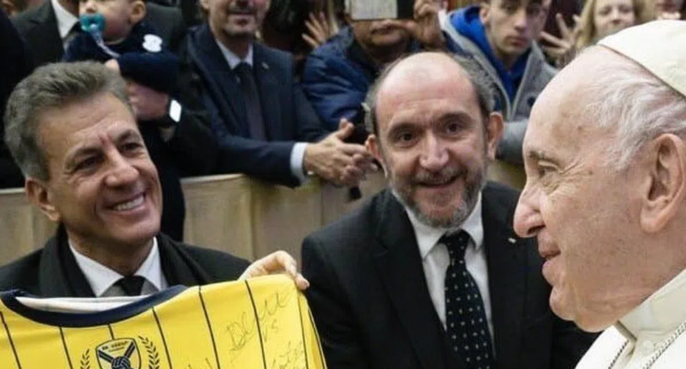 Папа Франциск благослови Efbet и ОЗК-Застраховане за помощта им към спорта