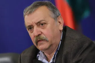 Проф. Кантарджиев: Омикрон е по-заразен, но протича по-леко