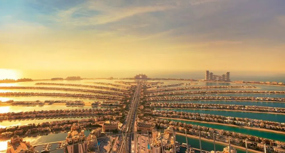 Нова наблюдателна площадка гледа към уникален изкуствен остров (снимки)