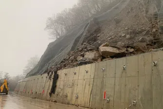 До края на март възстановяват движението по пътя за Рилския манастир