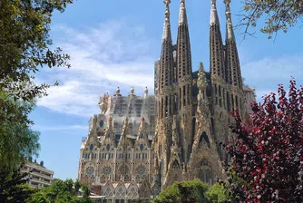 След 137 години Саграда Фамилия получи разрешение за строеж