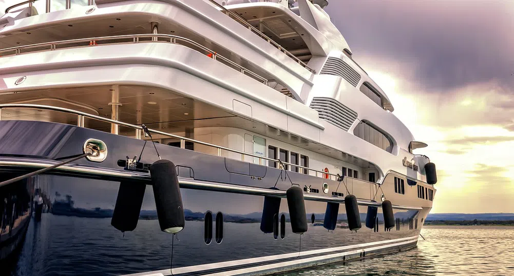 Богатите харчат по 3 млрд. долара годишно за суперяхти