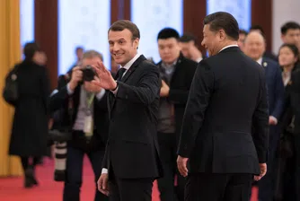На излет с чаша чай: Какво стои зад настойчивото ухажване на Макрон в Китай