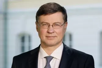 1 януари 2025 г. е възможната дата приемане на еврото, заяви Домбровскис